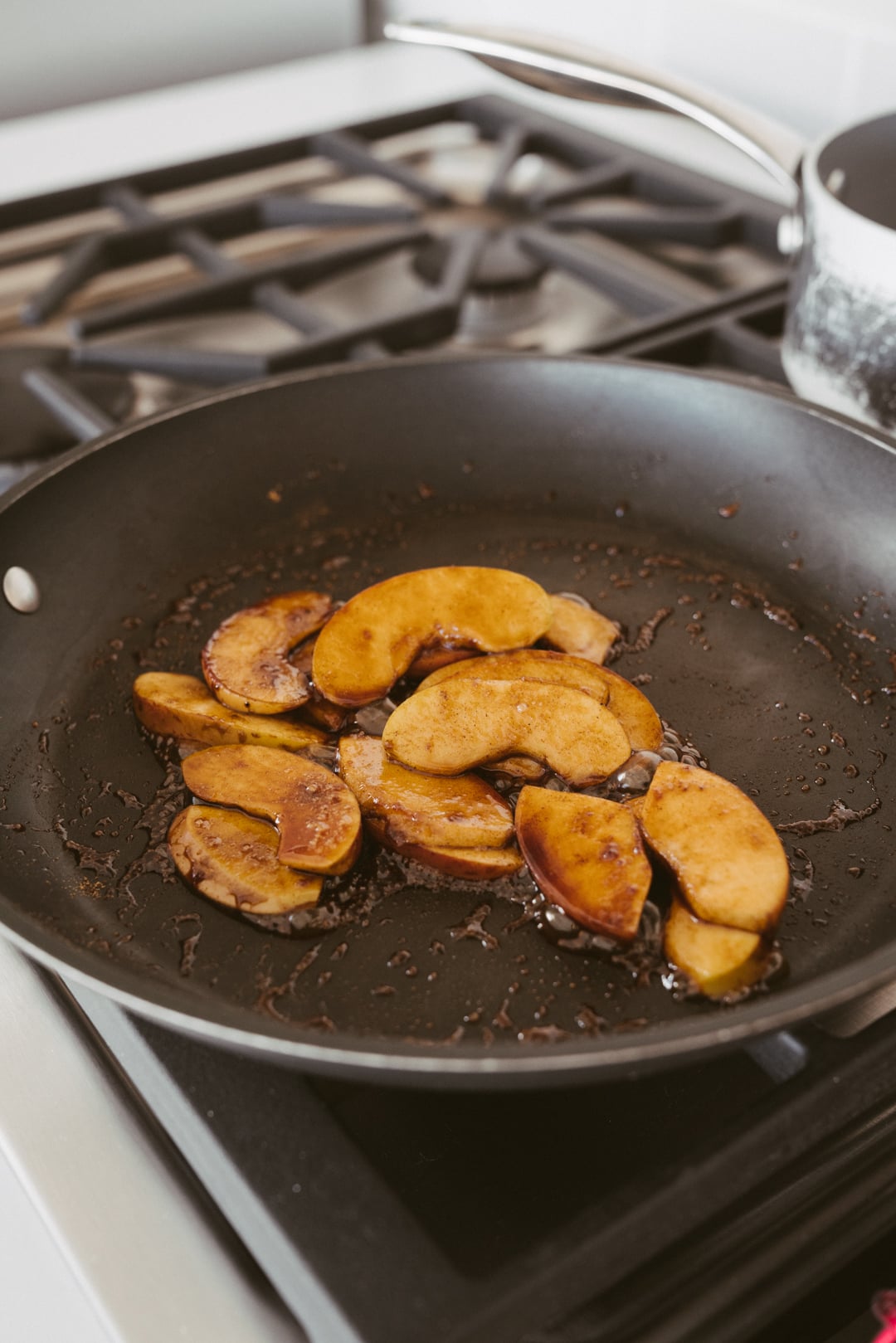 Oatmeal With Caramelized Apples