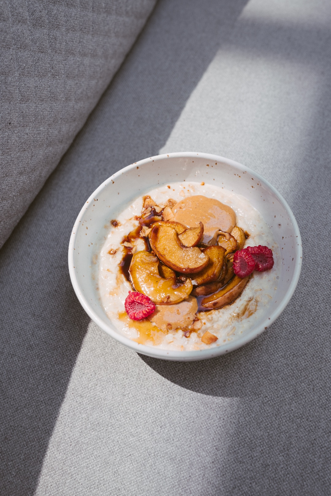 Oatmeal With Caramelized Apples