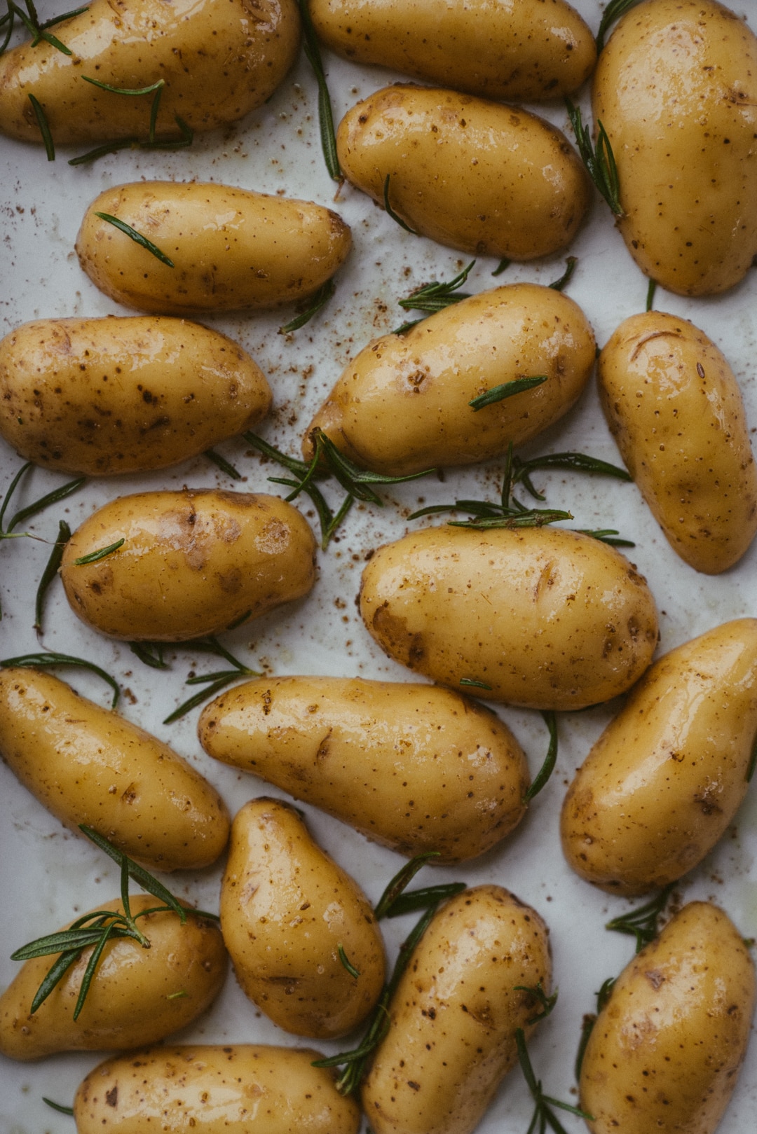 Oven Roasted Potatoes With Creamy Garlic Sauce